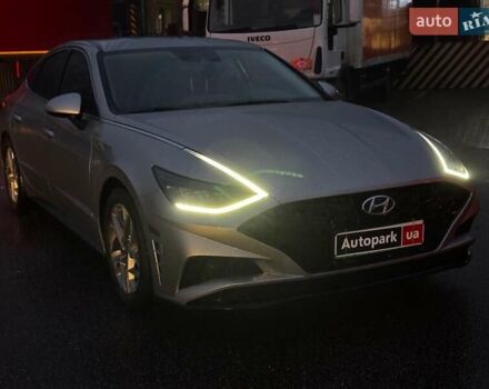 Серый Хендай Соната, объемом двигателя 2.5 л и пробегом 46 тыс. км за 19390 $, фото 2 на Automoto.ua