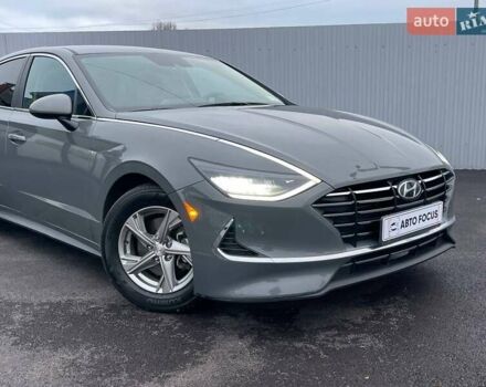 Серый Хендай Соната, объемом двигателя 2.5 л и пробегом 95 тыс. км за 16990 $, фото 1 на Automoto.ua