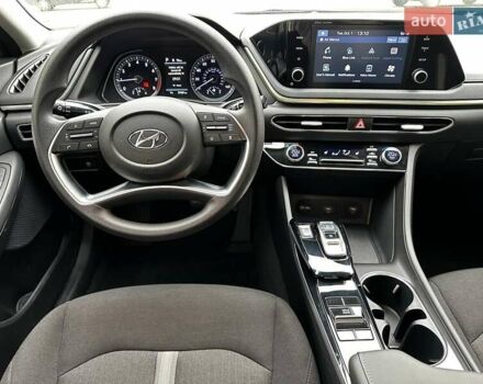 Сірий Хендай Соната, об'ємом двигуна 2.5 л та пробігом 46 тис. км за 19000 $, фото 1 на Automoto.ua