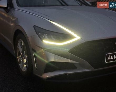 Серый Хендай Соната, объемом двигателя 2.5 л и пробегом 46 тыс. км за 19390 $, фото 3 на Automoto.ua