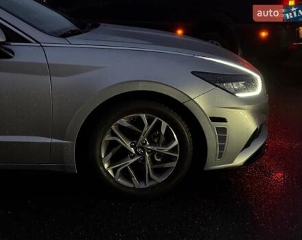 Серый Хендай Соната, объемом двигателя 2.5 л и пробегом 46 тыс. км за 19390 $, фото 4 на Automoto.ua