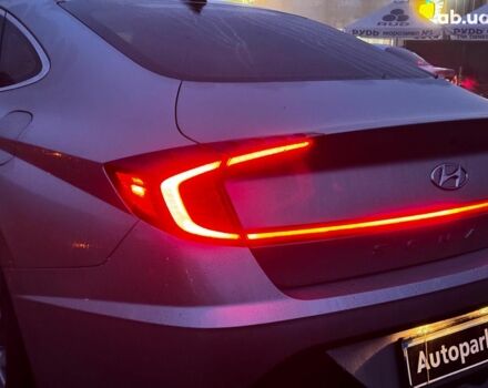 Серый Хендай Соната, объемом двигателя 2.5 л и пробегом 46 тыс. км за 19390 $, фото 8 на Automoto.ua