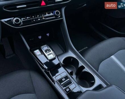 Серый Хендай Соната, объемом двигателя 2.5 л и пробегом 95 тыс. км за 16990 $, фото 22 на Automoto.ua