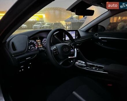 Серый Хендай Соната, объемом двигателя 2.5 л и пробегом 46 тыс. км за 19390 $, фото 12 на Automoto.ua