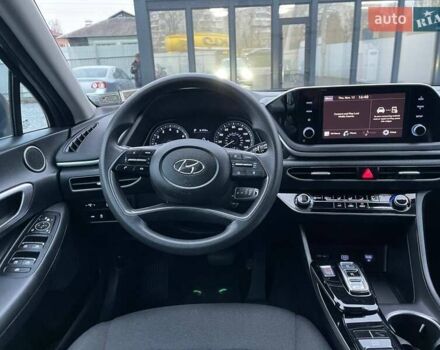 Серый Хендай Соната, объемом двигателя 2.5 л и пробегом 95 тыс. км за 16990 $, фото 9 на Automoto.ua