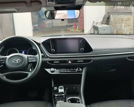 Сірий Хендай Соната, об'ємом двигуна 2.5 л та пробігом 85 тис. км за 18000 $, фото 4 на Automoto.ua
