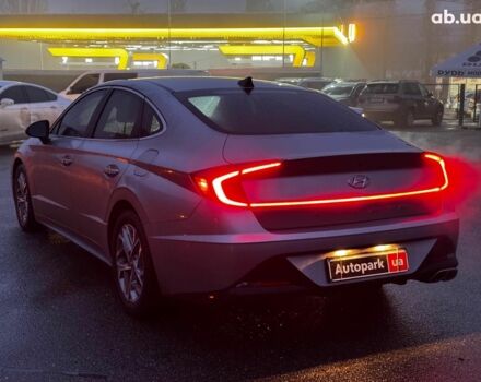 Серый Хендай Соната, объемом двигателя 2.5 л и пробегом 46 тыс. км за 19390 $, фото 7 на Automoto.ua
