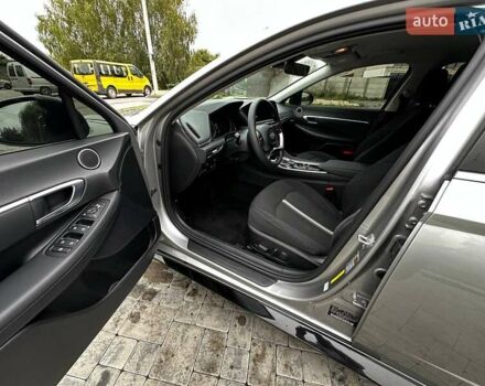 Сірий Хендай Соната, об'ємом двигуна 2.5 л та пробігом 46 тис. км за 19000 $, фото 4 на Automoto.ua