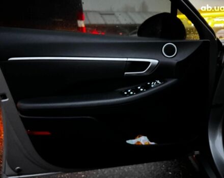 Серый Хендай Соната, объемом двигателя 2.5 л и пробегом 46 тыс. км за 19390 $, фото 11 на Automoto.ua