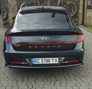 Сірий Хендай Соната, об'ємом двигуна 2.5 л та пробігом 85 тис. км за 18000 $, фото 3 на Automoto.ua