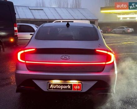 Серый Хендай Соната, объемом двигателя 2.5 л и пробегом 46 тыс. км за 19390 $, фото 6 на Automoto.ua