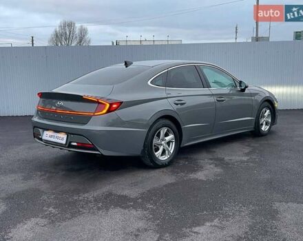 Серый Хендай Соната, объемом двигателя 2.5 л и пробегом 95 тыс. км за 16990 $, фото 4 на Automoto.ua