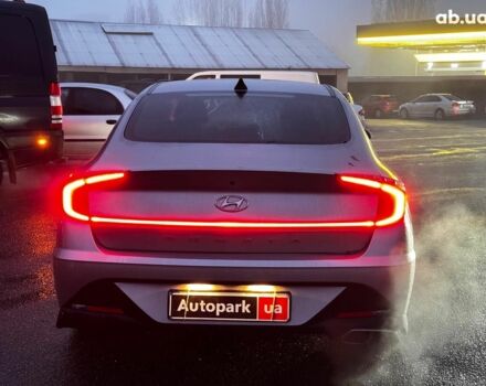 Серый Хендай Соната, объемом двигателя 2.5 л и пробегом 46 тыс. км за 19390 $, фото 6 на Automoto.ua