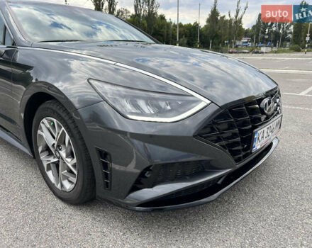 Сірий Хендай Соната, об'ємом двигуна 2.5 л та пробігом 43 тис. км за 22400 $, фото 1 на Automoto.ua