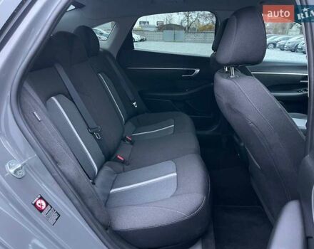 Серый Хендай Соната, объемом двигателя 2.5 л и пробегом 95 тыс. км за 16990 $, фото 13 на Automoto.ua