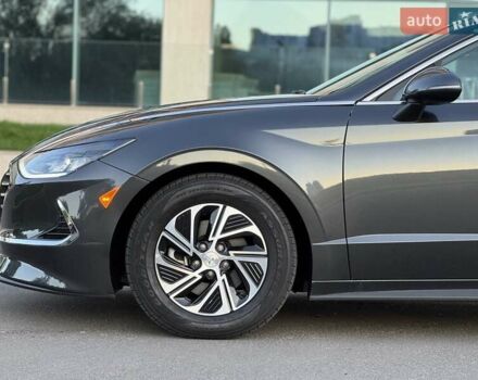 Серый Хендай Соната, объемом двигателя 2 л и пробегом 108 тыс. км за 22500 $, фото 10 на Automoto.ua