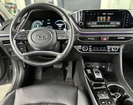 Сірий Хендай Соната, об'ємом двигуна 2 л та пробігом 68 тис. км за 15200 $, фото 10 на Automoto.ua