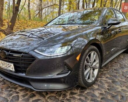 Серый Хендай Соната, объемом двигателя 2.5 л и пробегом 55 тыс. км за 17999 $, фото 4 на Automoto.ua