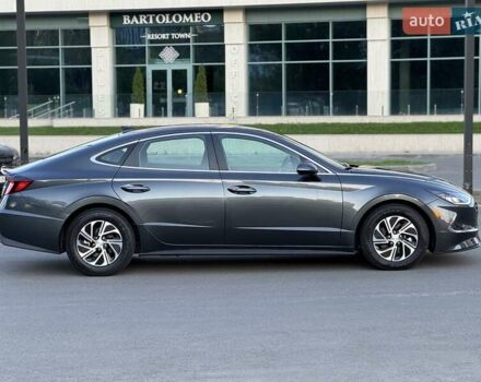 Серый Хендай Соната, объемом двигателя 2 л и пробегом 108 тыс. км за 22500 $, фото 7 на Automoto.ua