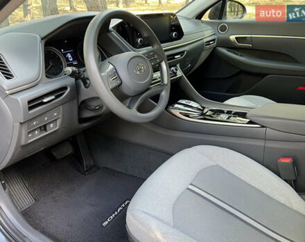 Серый Хендай Соната, объемом двигателя 2.5 л и пробегом 115 тыс. км за 17900 $, фото 10 на Automoto.ua