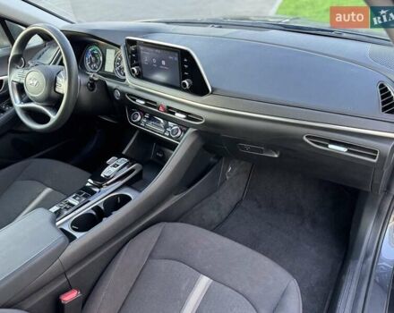 Серый Хендай Соната, объемом двигателя 2 л и пробегом 108 тыс. км за 22500 $, фото 19 на Automoto.ua