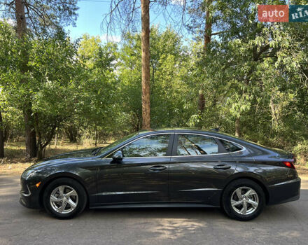 Серый Хендай Соната, объемом двигателя 2.5 л и пробегом 115 тыс. км за 17900 $, фото 4 на Automoto.ua