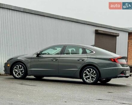 Сірий Хендай Соната, об'ємом двигуна 2.5 л та пробігом 53 тис. км за 19300 $, фото 18 на Automoto.ua