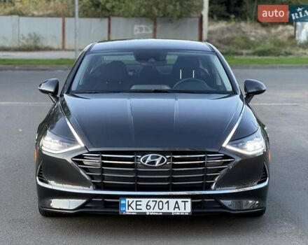 Серый Хендай Соната, объемом двигателя 2 л и пробегом 108 тыс. км за 22500 $, фото 4 на Automoto.ua