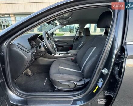 Серый Хендай Соната, объемом двигателя 2 л и пробегом 108 тыс. км за 22500 $, фото 15 на Automoto.ua