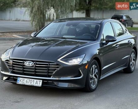 Серый Хендай Соната, объемом двигателя 2 л и пробегом 108 тыс. км за 22500 $, фото 1 на Automoto.ua