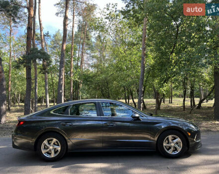 Серый Хендай Соната, объемом двигателя 2.5 л и пробегом 115 тыс. км за 17900 $, фото 3 на Automoto.ua