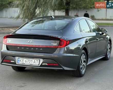 Серый Хендай Соната, объемом двигателя 2 л и пробегом 108 тыс. км за 22500 $, фото 3 на Automoto.ua