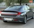 Серый Хендай Соната, объемом двигателя 2 л и пробегом 108 тыс. км за 22500 $, фото 3 на Automoto.ua