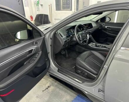 Сірий Хендай Соната, об'ємом двигуна 2 л та пробігом 68 тис. км за 15200 $, фото 7 на Automoto.ua