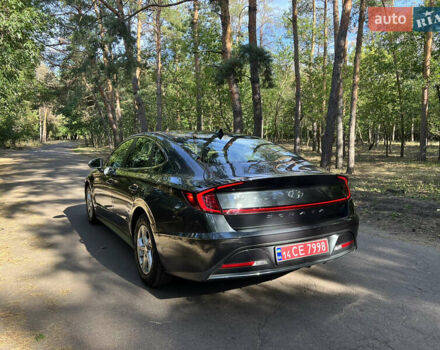 Серый Хендай Соната, объемом двигателя 2.5 л и пробегом 115 тыс. км за 17900 $, фото 7 на Automoto.ua