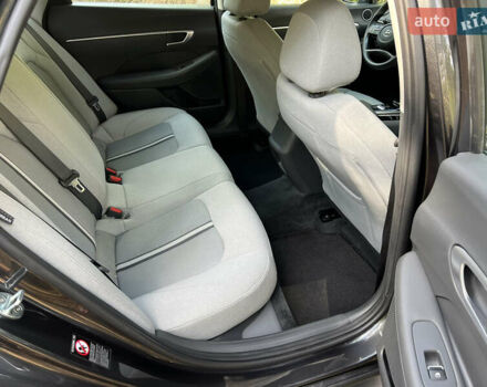 Серый Хендай Соната, объемом двигателя 2.5 л и пробегом 115 тыс. км за 17900 $, фото 11 на Automoto.ua