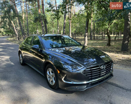 Серый Хендай Соната, объемом двигателя 2.5 л и пробегом 115 тыс. км за 17900 $, фото 2 на Automoto.ua