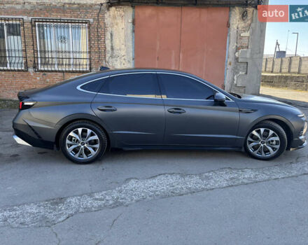 Серый Хендай Соната, объемом двигателя 2.5 л и пробегом 42 тыс. км за 31000 $, фото 6 на Automoto.ua