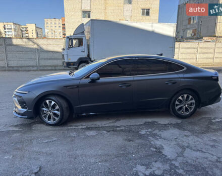 Серый Хендай Соната, объемом двигателя 2.5 л и пробегом 42 тыс. км за 31000 $, фото 2 на Automoto.ua