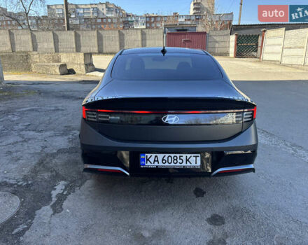 Серый Хендай Соната, объемом двигателя 2.5 л и пробегом 42 тыс. км за 31000 $, фото 4 на Automoto.ua