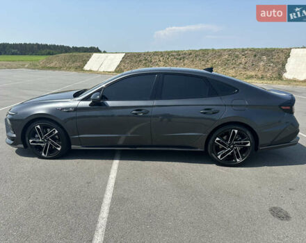 Серый Хендай Соната, объемом двигателя 2.5 л и пробегом 3 тыс. км за 33500 $, фото 8 на Automoto.ua
