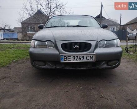 Серый Хендай Соната, объемом двигателя 2 л и пробегом 250 тыс. км за 2600 $, фото 1 на Automoto.ua