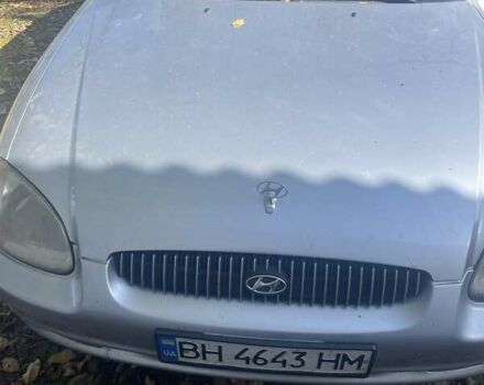Серый Хендай Соната, объемом двигателя 2 л и пробегом 350 тыс. км за 3500 $, фото 1 на Automoto.ua