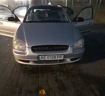 Серый Хендай Соната, объемом двигателя 2 л и пробегом 317 тыс. км за 3100 $, фото 1 на Automoto.ua