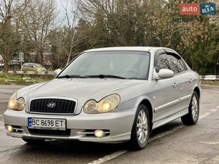 Сірий Хендай Соната, об'ємом двигуна 2 л та пробігом 255 тис. км за 2999 $, фото 1 на Automoto.ua