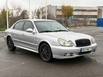 Серый Хендай Соната, объемом двигателя 2 л и пробегом 330 тыс. км за 2800 $, фото 1 на Automoto.ua