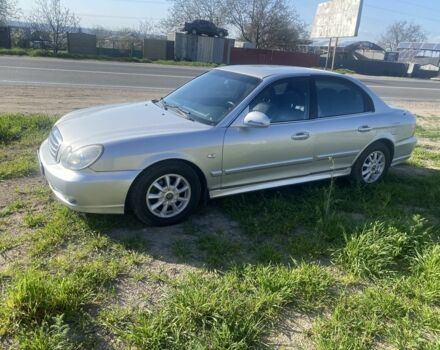Сірий Хендай Соната, об'ємом двигуна 2 л та пробігом 310 тис. км за 3950 $, фото 1 на Automoto.ua