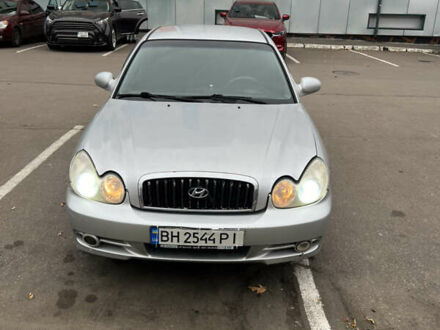 Сірий Хендай Соната, об'ємом двигуна 2 л та пробігом 287 тис. км за 3700 $, фото 1 на Automoto.ua