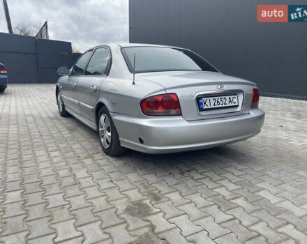 Серый Хендай Соната, объемом двигателя 2 л и пробегом 270 тыс. км за 2750 $, фото 1 на Automoto.ua