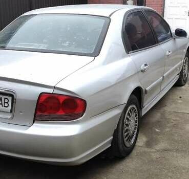 Серый Хендай Соната, объемом двигателя 2 л и пробегом 260 тыс. км за 3250 $, фото 1 на Automoto.ua